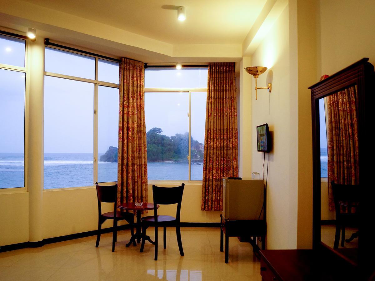 Sayurima Beach Hotel Ahangama Oda fotoğraf